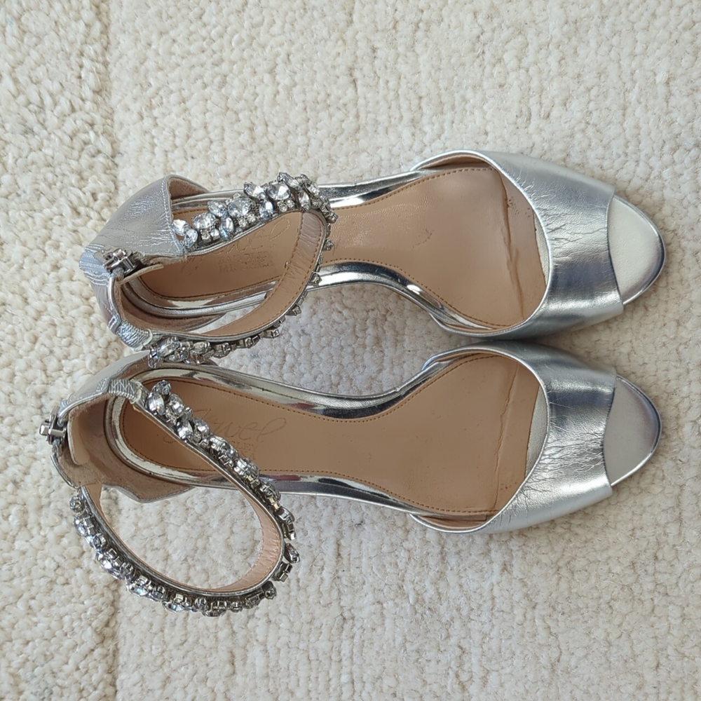 Jewel Badgley Mischka